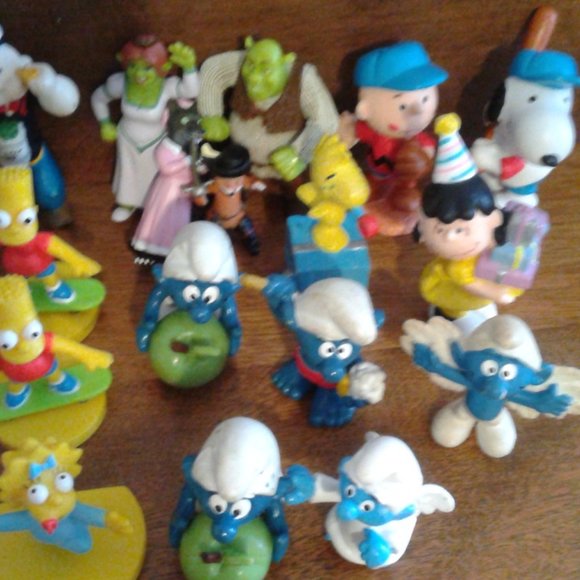 Lot of 33 Mixed Figurine Toys - Picture 4 of 9